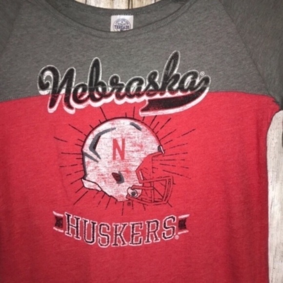 NWT NCAA Nebraska Cornhuskers Tee Women’s Small - Picture 3 of 5